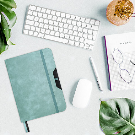 Блокнот А5 (162х218 мм), BRAUBERG "NOTE", под кожу софт-тач, с резинкой, 80 л., клетка, светло-серый, 113441