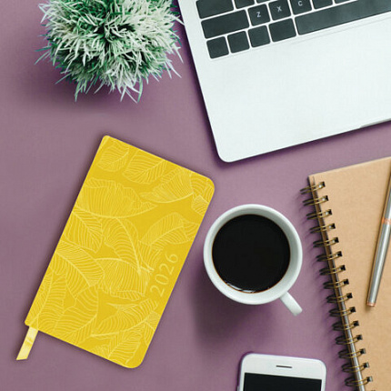 Еженедельник датированный 2026 МАЛЫЙ ФОРМАТ 95х155 мм, А6, BRAUBERG "Foliage", под кожу, желтый, 117200