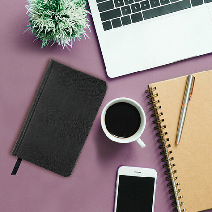 Еженедельник недатированный МАЛЫЙ ФОРМАТ 95х155 мм А6, BRAUBERG "Iguana", под кожу, 64 л., черный, 114480