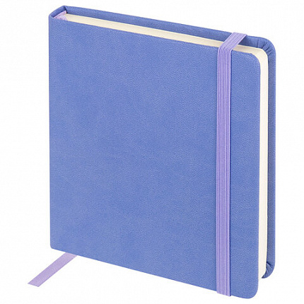 Скетчбук, слоновая кость 140 г/м2 120х120 мм, 80 л., КОЖЗАМ, резинка, BRAUBERG ART CLASSIC, пастель сиреневый, 116877