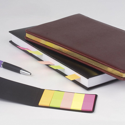 Закладки клейкие неоновые BRAUBERG бумажные, 45х15 мм, 100 штук (5 цветов х 25 листов), в картонной книжке, 122734