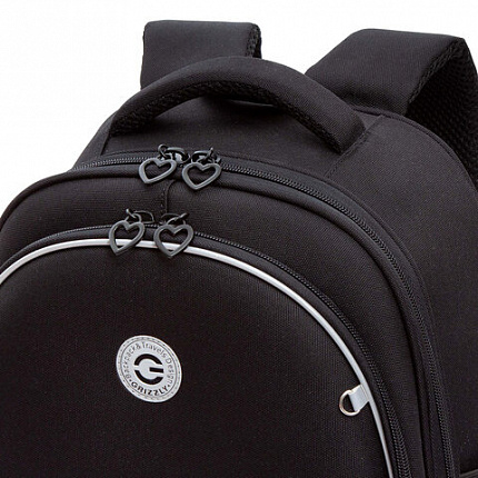 Ранец GRIZZLY анатомическая спинка, c брелоком, для девочек, "HEARTS", чёрный 36х28х20 см, RAz-586-5/1
