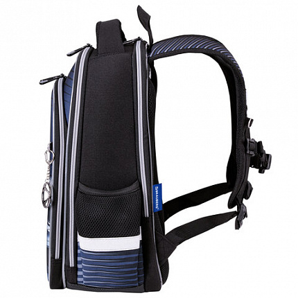 Ранец BRAUBERG QUADRO, 3 отделения, с брелоком, "Спортивная машина", ЛАМПОЧКИ, 37х28х18 см, 271359