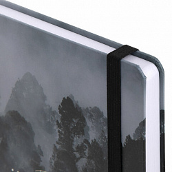 Ежедневник недатированный с резинкой А5 145х203 мм, BRAUBERG, твердый, 128 л., "Forest", 116287