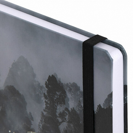 Ежедневник недатированный с резинкой А5 145х203 мм, BRAUBERG, твердый, 128 л., "Forest", 116287