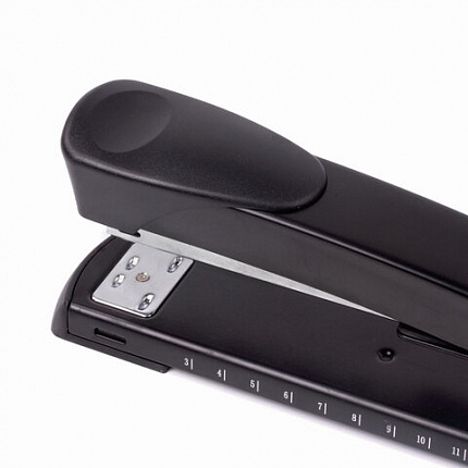 Степлер брошюровочный №24/6, 26/6 BRAUBERG "Universal", до 25 листов, черный, 220942