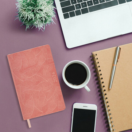 Ежедневник датированный 2026 А5 138x213 мм, BRAUBERG "Foliage", под кожу, гибкий, розовый, 117129