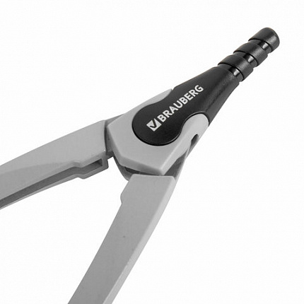 Готовальня BRAUBERG ULTRA, 4 предмета: циркуль 135 мм, запасные грифели, насадка, графитовый цвет, 210821