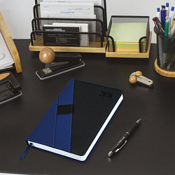 Ежедневник датированный 2026, А5, 138х213 мм, BRAUBERG "Swirl", под кожу, держатель для ручки, синий, 117479