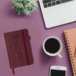 Ежедневник датированный 2026 МАЛЫЙ ФОРМАТ 100х150 мм, А6, BRAUBERG Wood, под кожу, бордовый, 117265