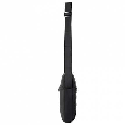Сумка на плечо BRAUBERG COMPACT с отделением для планшета 9,7'', 2 кармана, черная, 26,5x22x5,5 см, 240500