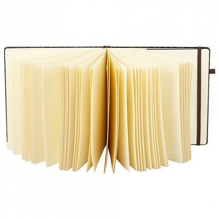 Скетчбук, слоновая кость 140 г/м2, 200х200 мм, 80 л., КОЖЗАМ, резинка, BRAUBERG ART CLASSIC, CROCO, коричневый, 116473