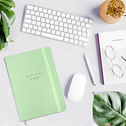 Ежедневник недатированный с резинкой А5 145х203 мм, BRAUBERG, твердый, 160 л., "Minimal", зеленый, 116303