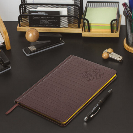 Еженедельник датированный 2026 А5 145х215 мм, BRAUBERG "Comodo", под кожу, темно-коричневый, 117166