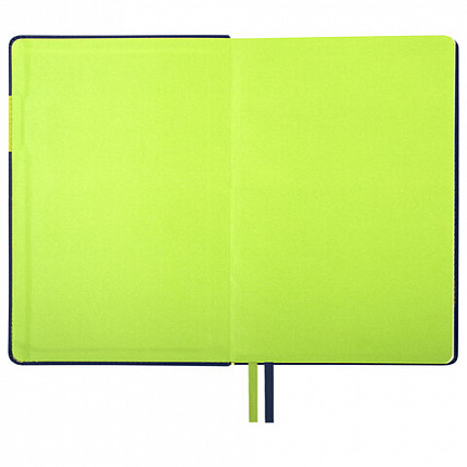 Ежедневник недатированный А5 (138х213 мм), BRAUBERG "AIM", под кожу, 136 л., темно-синий, 113423