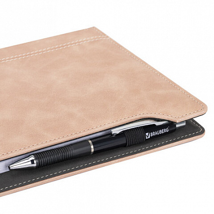 Блокнот А5 165x218 мм, BRAUBERG "Perfect", под кожу софт-тач, держатель для ручки, 80 листов, клетка, бежевый, 116617