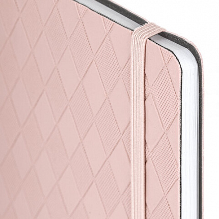 Блокнот А5 138x213 мм, BRAUBERG "Tissage", под кожу, 80 л., резинка, клетка, нежно-розовый, 116604