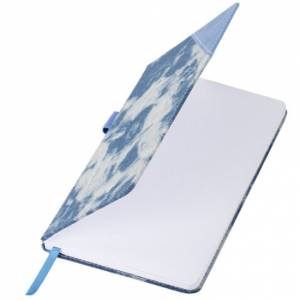 Блокнот А5 135x210мм BRAUBERG "Denim", ткань/экокожа, резинка, держатель, 80л клетка, голубой, 117138