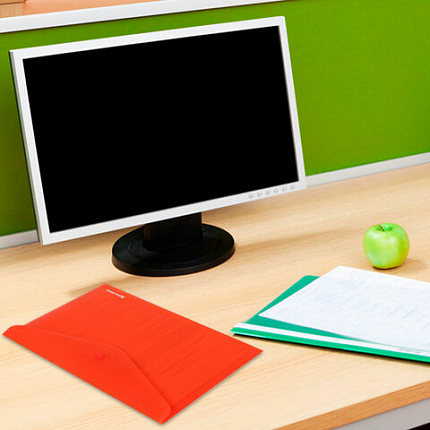 Папка-конверт с кнопкой BRAUBERG "SUPER", А4, матовая непрозрачная, красная, ПРОЧНАЯ 0,2 мм, 272878