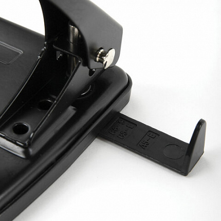 Дырокол металлический BRAUBERG "Classic", до 25 л., черный, 229697