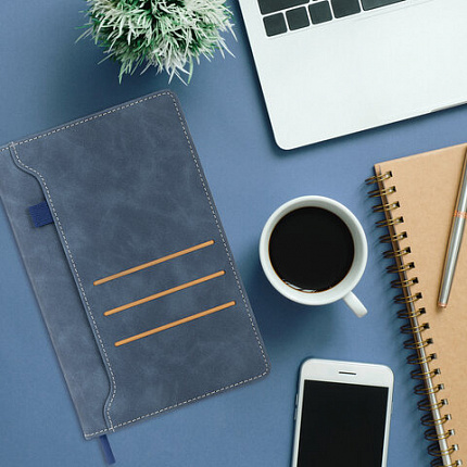 Ежедневник недатированный А5 138х213 мм, BRAUBERG "Slot", под кожу, держатель для ручки, 160 листов, синий, 116607