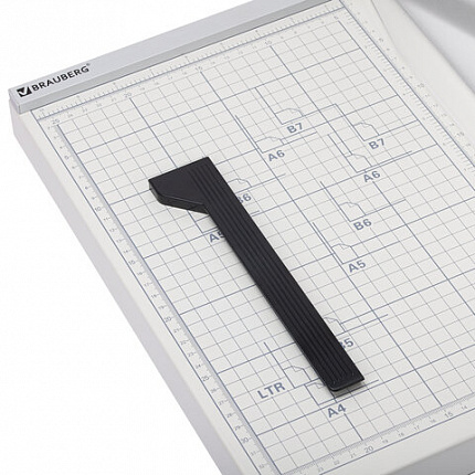 Резак сабельный BRAUBERG KATANA TSM-412, А4, на 12 л., длина реза 340 мм, металлическое основание, защитный экран, 532985
