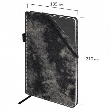 Блокнот А5 135x210мм BRAUBERG Denim, ткань/экокожа, резинка, держатель, 80л клетка, черный, 117140