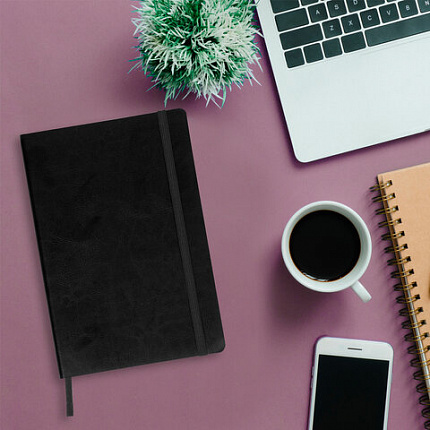 Блокнот А5 (148x218 мм), BRAUBERG "Metropolis Ultra", под кожу, 80 л., резинка, клетка, черный, 111021