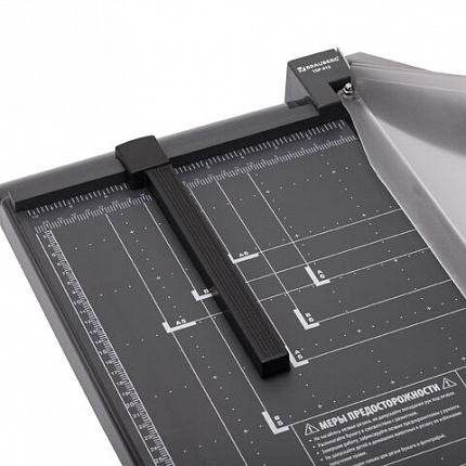 Резак сабельный BRAUBERG KATANA TSP-412, А4, на 12 л., длина реза 330 мм, пластиковое основание, защитный экран, 532987