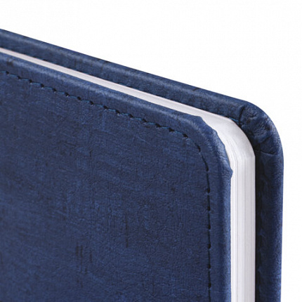 Еженедельник датированный 2026 МАЛЫЙ ФОРМАТ 95х155 мм, А6, BRAUBERG "Wood", под кожу, синий, 117195