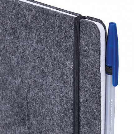 Блокнот А5 138x213мм BRAUBERG "Voylok" войлок, резинка, держатель, 80л клетка, черный, 117134