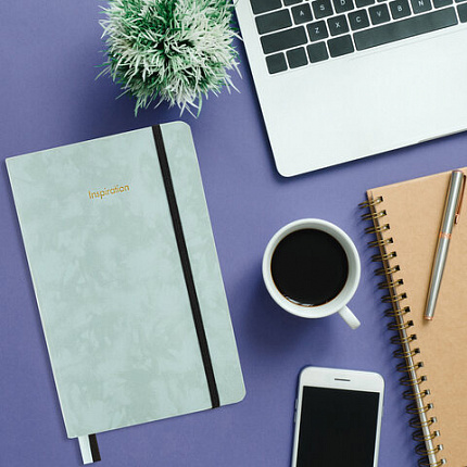 Блокнот А5 138x213 мм, BRAUBERG "Velvet", резинка, держатель, 80 л., клетка, серо-голубой, 116241