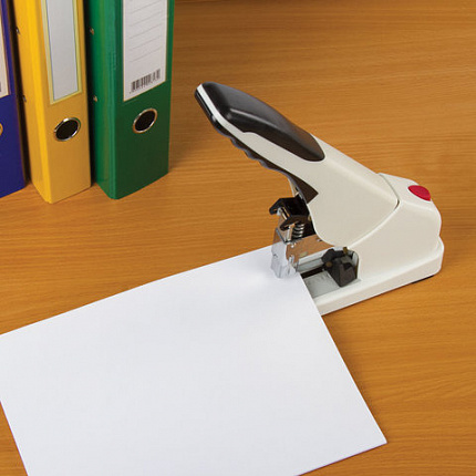 Степлер ЭНЕРГОСБЕРЕГАЮЩИЙ МОЩНЫЙ №24/6-23/17 BRAUBERG "Easy Press", до 120 листов, БЕЗ УСИЛИЙ, 227664