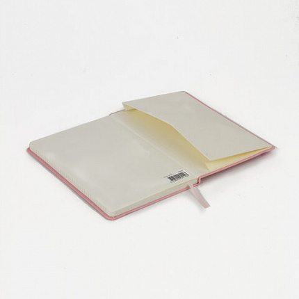 Блокнот А5 (148x218 мм), BRAUBERG "Metropolis Special", под кожу, 80 л., резинка, клетка, розовый, 111579