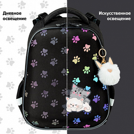 Ранец BRAUBERG LUMINOUS, 2 отделения, с брелоком, "Лапки", СВЕТЯЩИЙСЯ РИСУНОК, 38х29х16 см, 271366