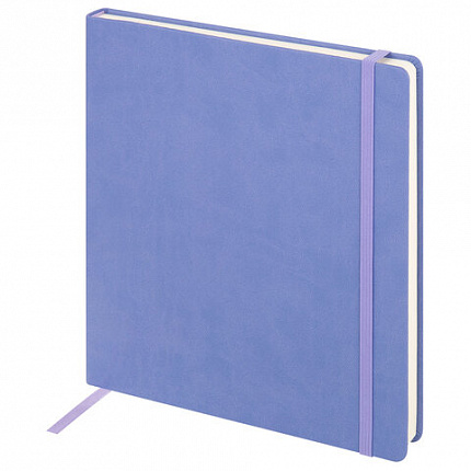 Скетчбук, слоновая кость 140 г/м2 200х200 мм, 80 л., КОЖЗАМ, резинка, BRAUBERG ART CLASSIC, пастель сиреневый, 116881