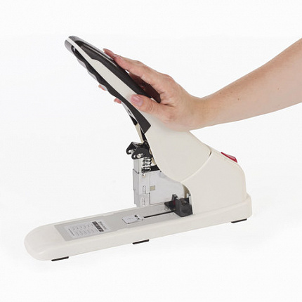 Степлер ЭНЕРГОСБЕРЕГАЮЩИЙ МОЩНЫЙ №24/6-23/17 BRAUBERG "Easy Press", до 120 листов, БЕЗ УСИЛИЙ, 227664