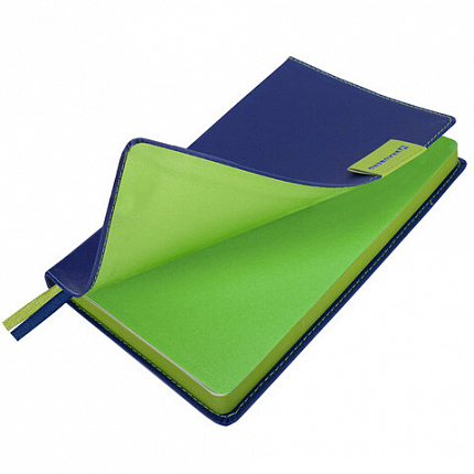 Ежедневник недатированный А5 (138х213 мм), BRAUBERG "AIM", под кожу, 136 л., темно-синий, 113423